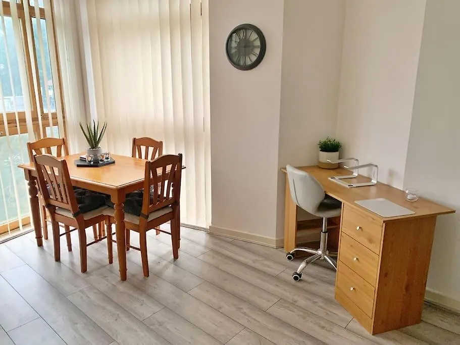 Two Bedroom Apartment In Central Bournemouth 0*,